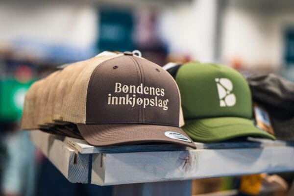 "Bøndenes" Retro Trucker Cap - Bilde 3