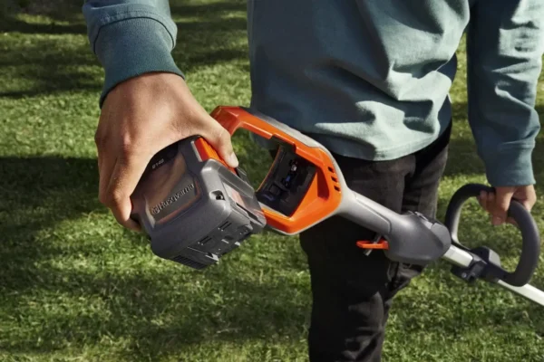 Husqvarna 215IL inkl. Bli10-batteri og C80-lader - Bilde 6